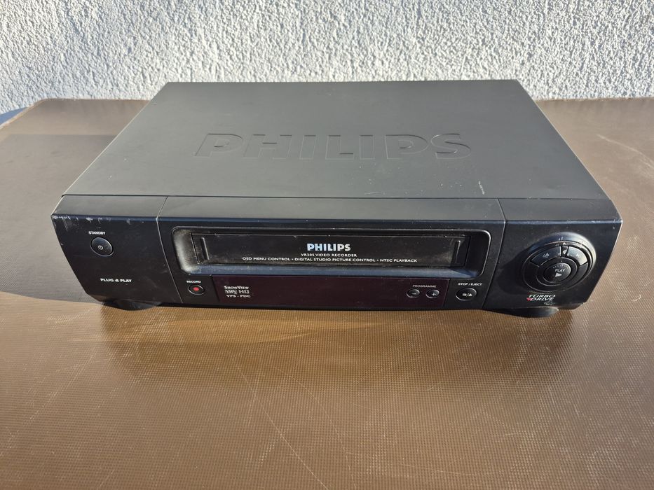 Vand video marca Philips model VR-205,made in Hungary 

- video casett