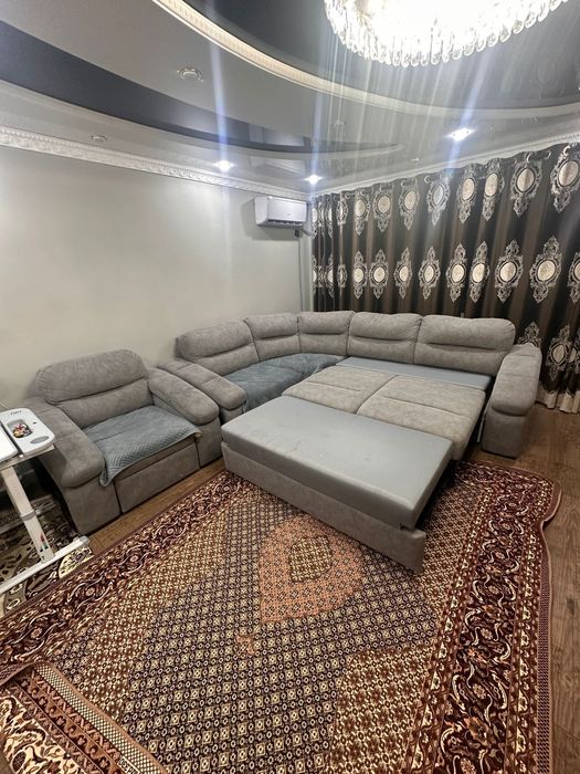 Угловой большой диван