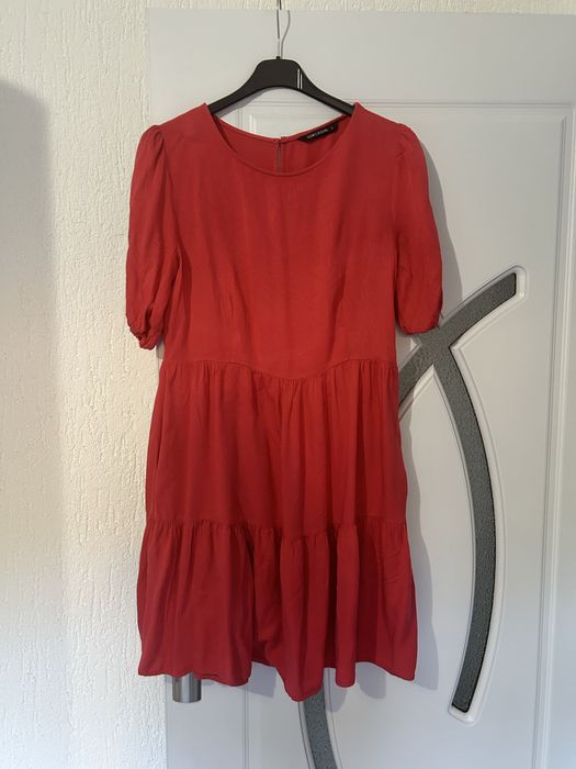 Спортно елегантни роклички