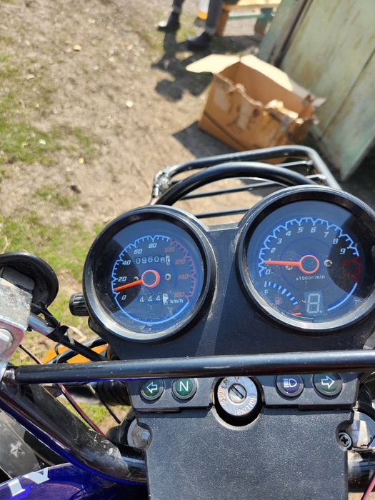 Мотоцикл 200 куб