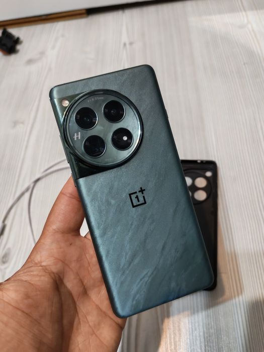 OnePlus 12 -16Gb ram 512gb storage stare noy