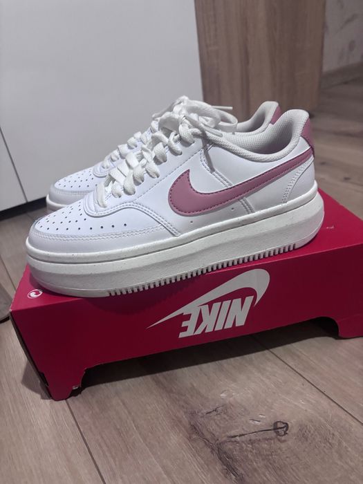 Nike 38,5 нови закупени от Англия