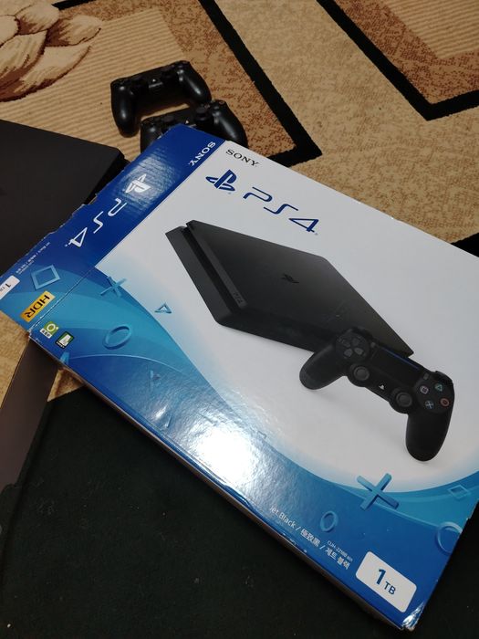 Playstation 4 1tb goldhen