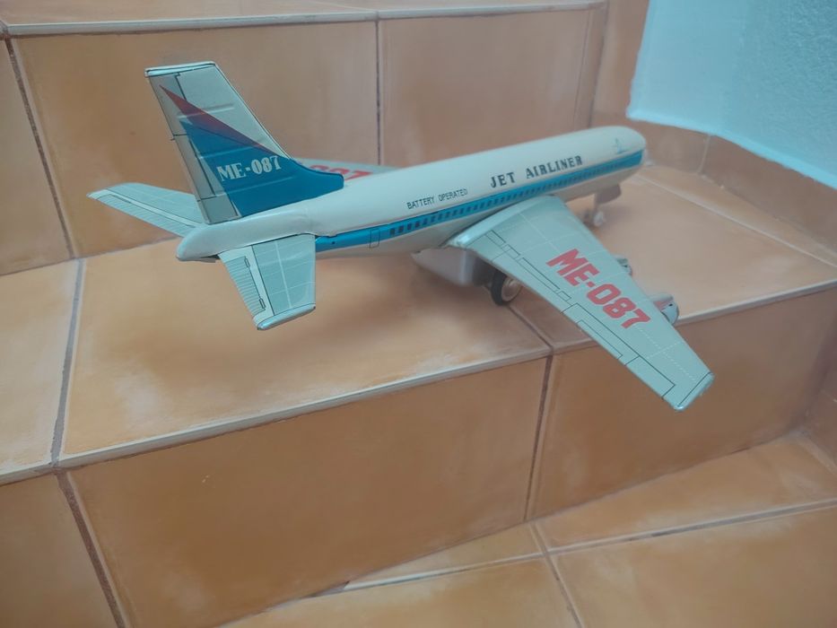 Jucărie veche, avion China ME 078