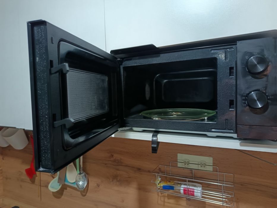 Продам микроволновую печь