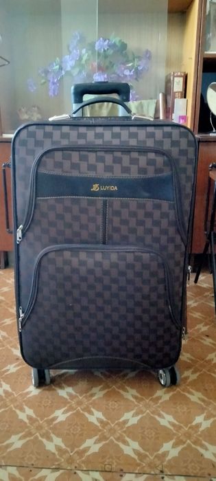 Чемодан на колесах