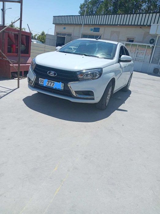 Lada vesta sw sedan