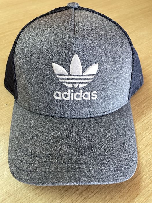 Sepci Adidas originals noi  !!!