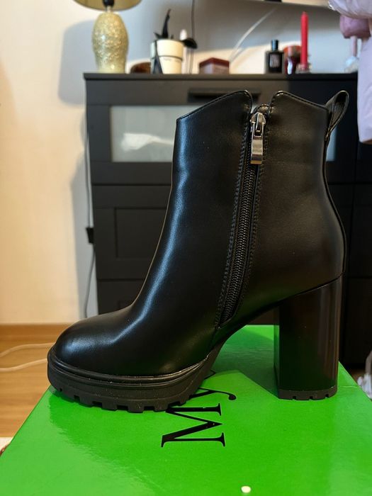 Ghete cu blana interior