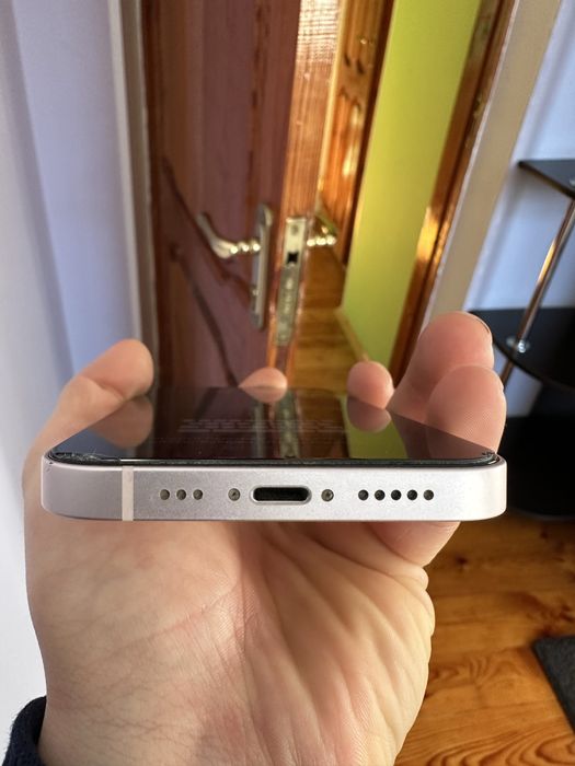 Продам айфон 13 128 гб