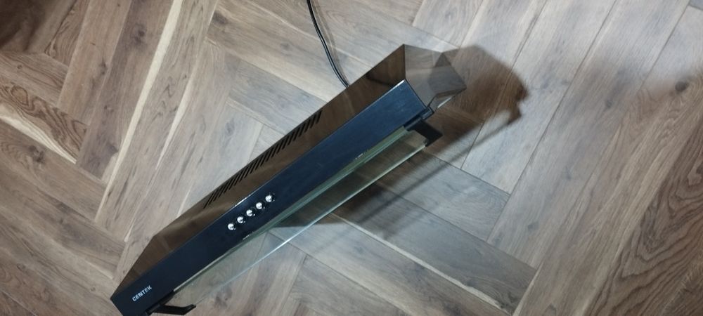 Продам кухонную вытяжку