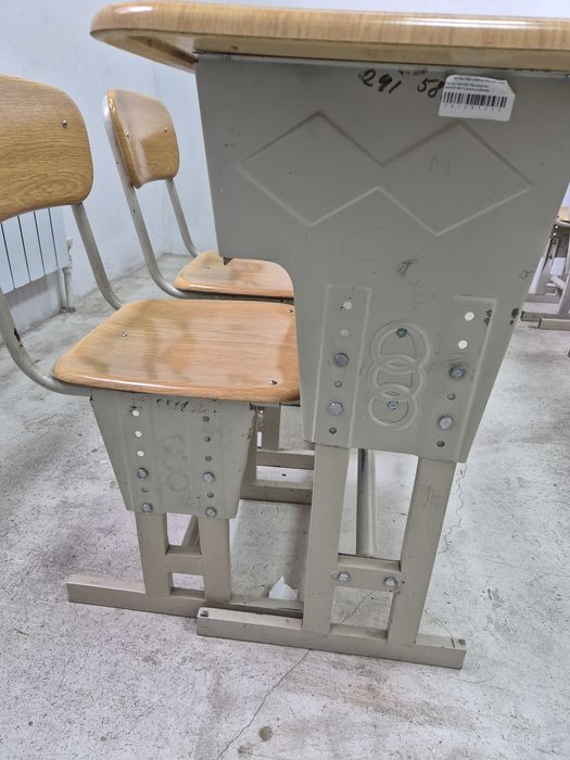 Продам парты со стульями