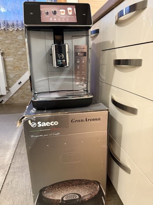 Кафемашина SAECO GranAroma Deluxe SM6682/10 в гаранция