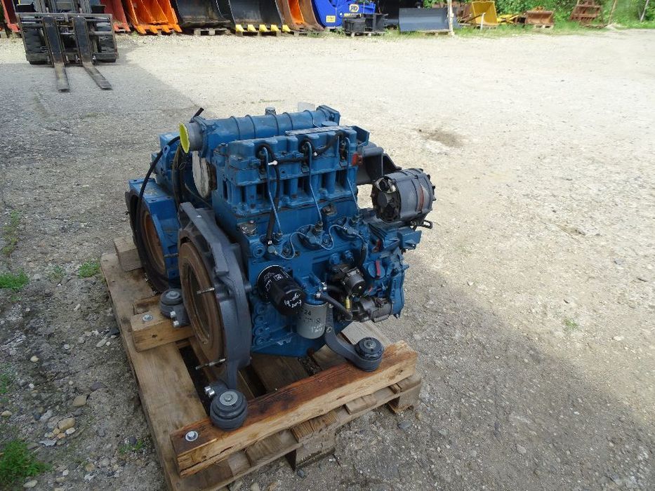 Motor Kubota V2203