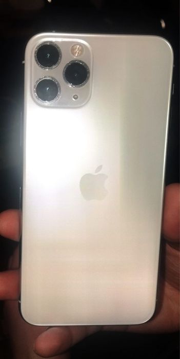Продам айфон 11 про