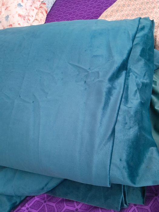Perdea catifea verde petrol – 300x270 cm, aproape nouă (3 bucăți)