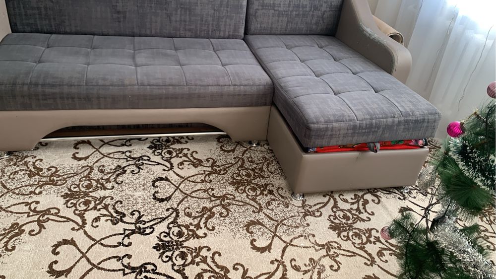 Продам диван с креслой