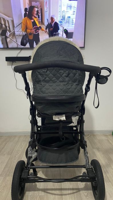 Срочно продам детскую коляску