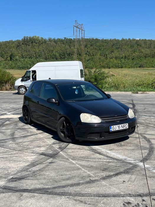 Vând golf 5 1.9 tdi