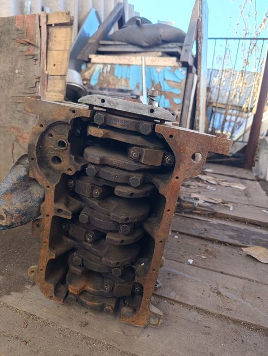 Блок цилиндров Audi 80 B3 2л