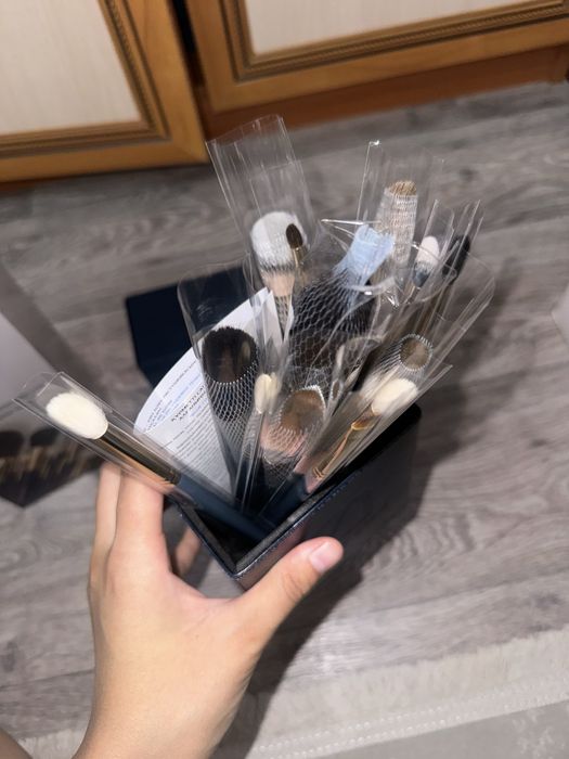Срочно продамПрофи кистей от makeupstore