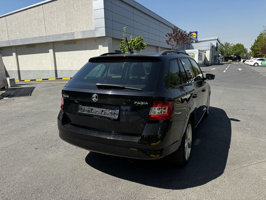 Skoda Fabia an 2018.09 motor 1,4 tdi 90 cai euro6,Navigatie ClimaTRONIC Front Assist Posibilitate rate,lumini zi LED posibilitate rate 0% avans
