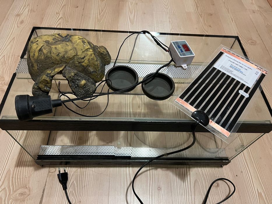 Терариум 60х30х30 с нагревател къщичка и 2 купички