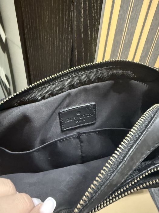 Продам барсетку LV