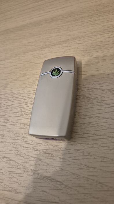 Bricheta metalica reincarcabila, functionala