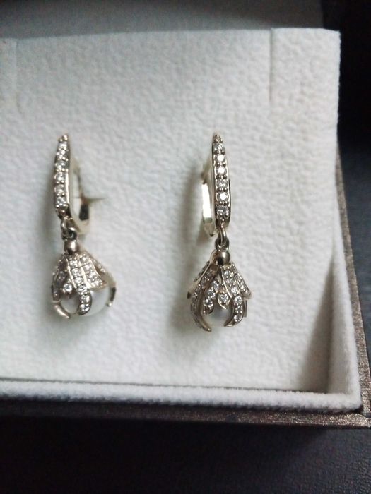 18 к. златни с диаманти обеци и пръстен корона/обеци 14 к. с диаманти