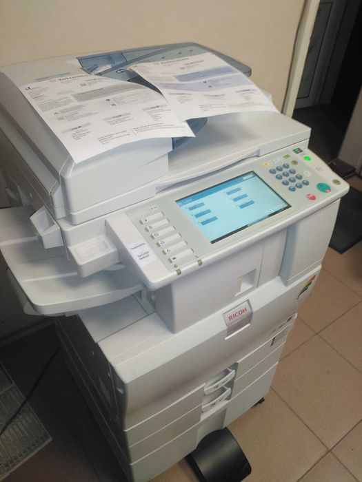 Професионална копирна машина Ricoh MP C2051, 205 000 копия, А3, цветна