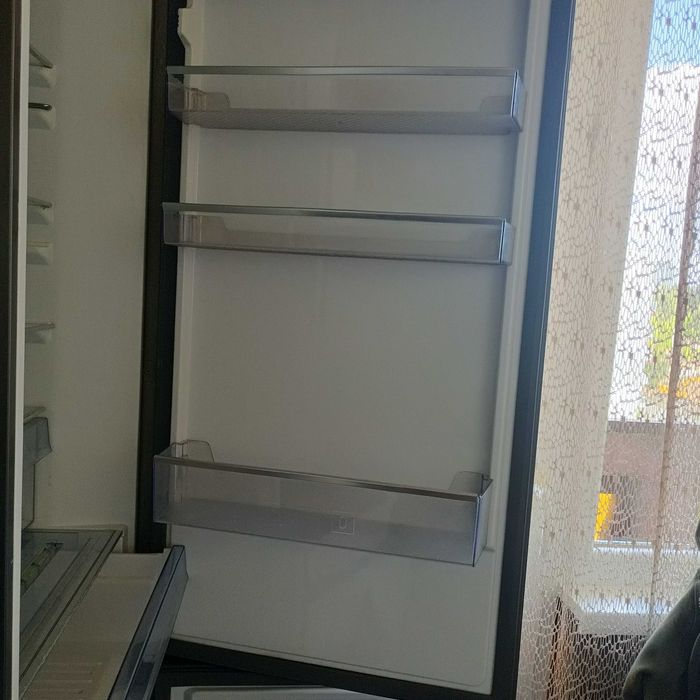 Хладилник Beko с долен фризер