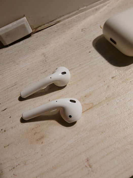 De vânzare AirPods 2