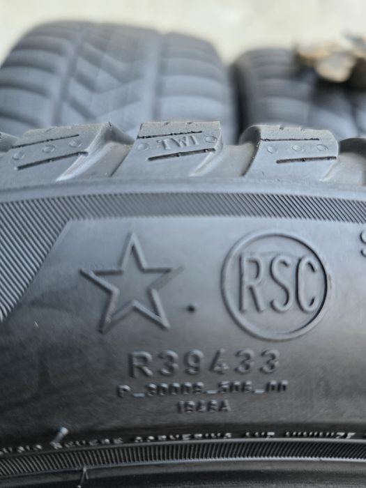 Vand  patru anvelope de iarna pirelli/ verdesrein  255 40 18 dot 2724