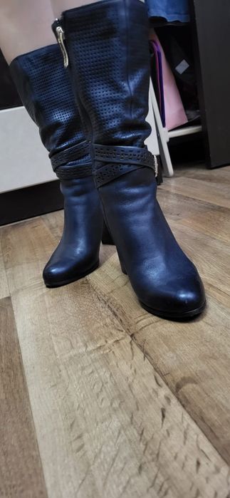 Продам кожаные сапожки