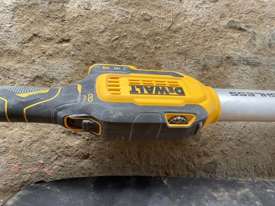 Girafa slefuit Dewalt DCE800 Brushless pachet complet cu baterie