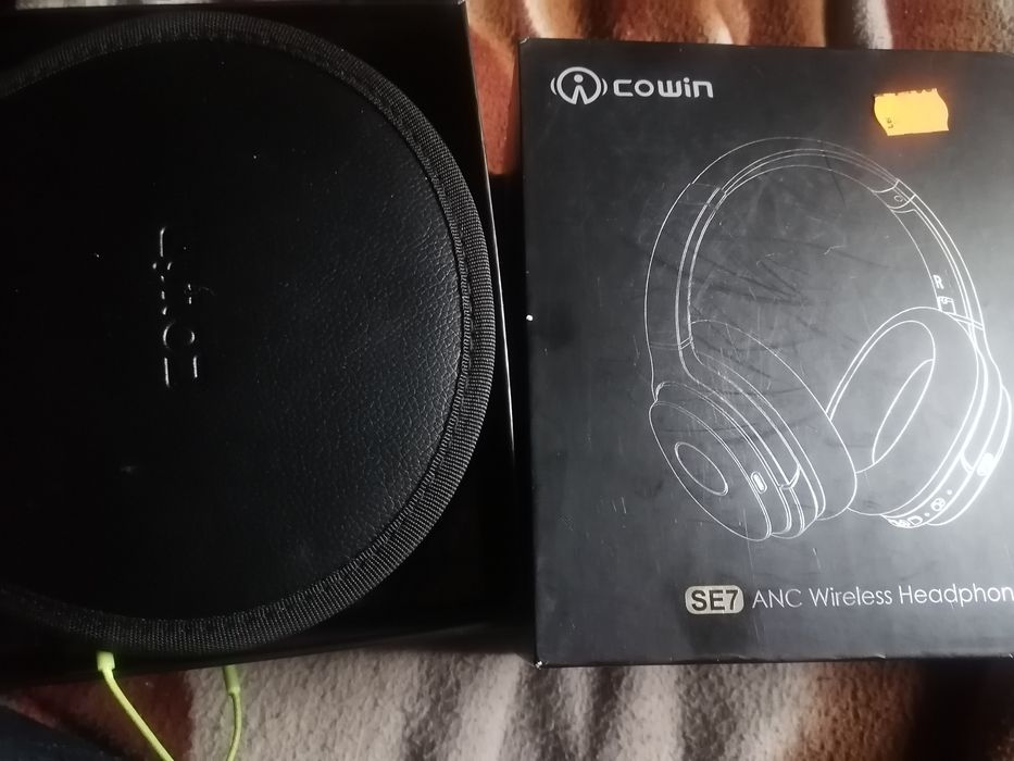 Vând playstation 4 Fat și căști