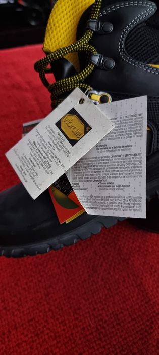 Bocanci montani Vibram  goretex