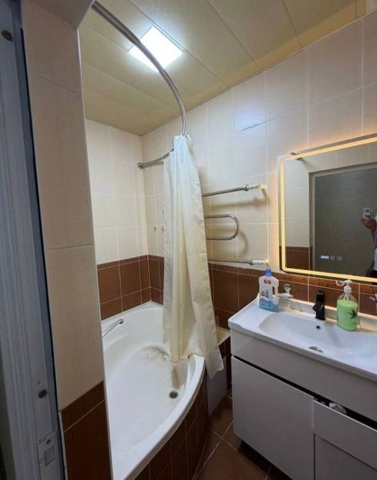 Продаю свою 3/3/5 Себзар ор-р Мечеть. С ремонтом.  Цена: 93000 уе