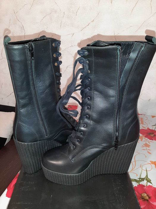 Чисто НОВИ Кожени Боти на Платформа Bianki