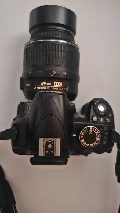 Nikon D3100 cu obiectiv 18-55. 15000 cadre