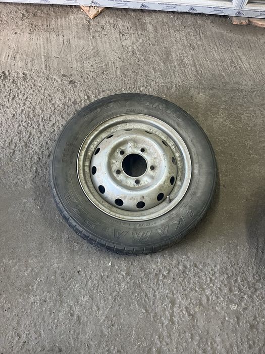 Продам диски с резиной на Ниву