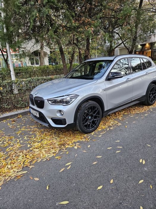 BMW X1 XDrive, F48, trapă panoramică