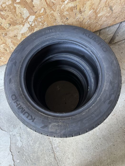 Гуми Kumho ecsta hs52 205/55/16