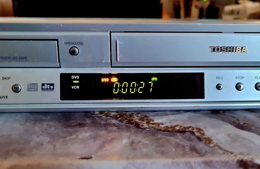 Combo "Toshiba" DVD + VHS.