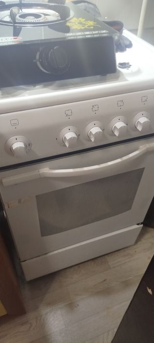 Продам газовую плиту