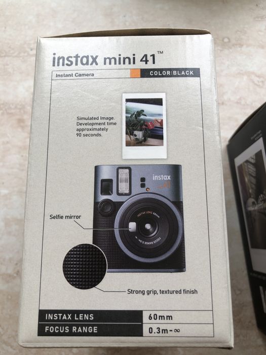 FujiFilm Instax mini Evo si Instax Mini 41