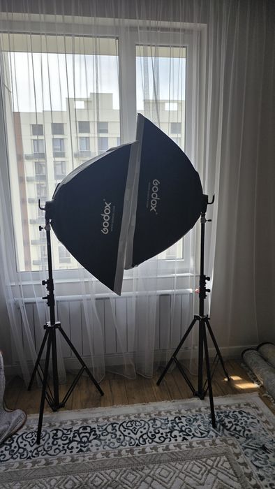 Профессиональный  студийный свет Aputure LS C120d II.