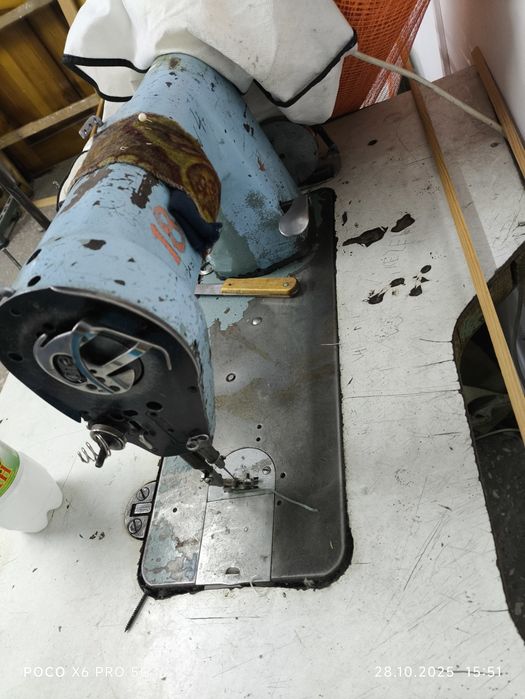 Швейный петельный автомат