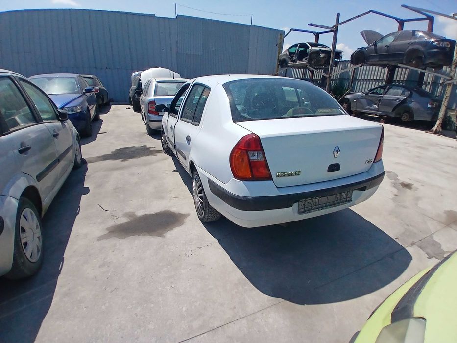 Dezmembram renault clio